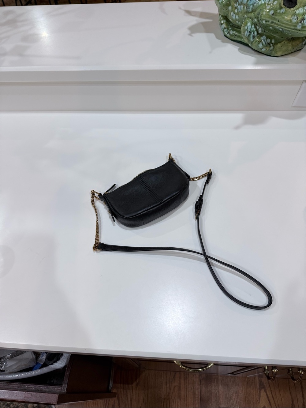 🔥 Fossil Jolie Mini Baguette Leather Crossbody Bag - Black & Gold